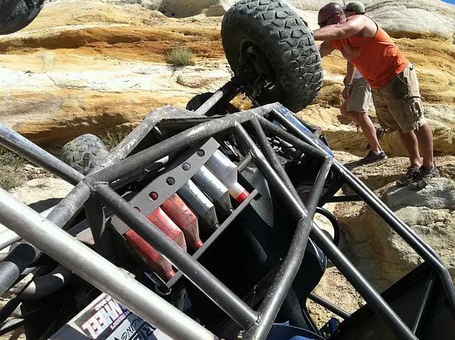 Racing Quart Crate Artec Industries 6 qt brake P-S 2 gal on black off-road buggy chassis