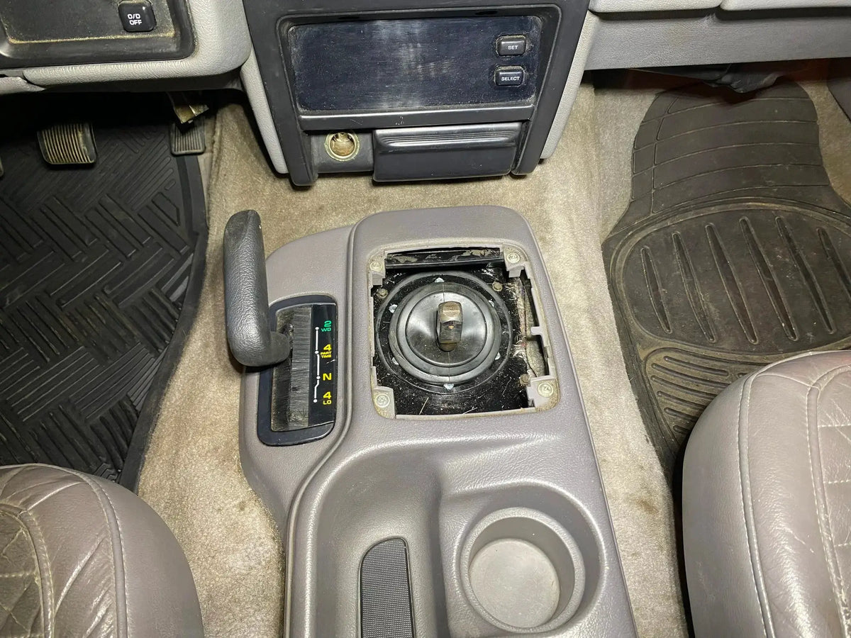 4Link4WD Jeep ZJ inner dust boot kit AX15/NV3500 1993-1998, center console shifter opening exposed